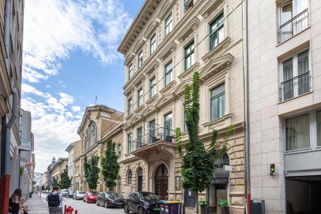 V26 Freedom Lodge Apartment Budapest Bagian luar foto